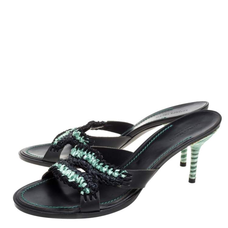 Pre Owned Bottega Veneta Green/Black Raffia And Satin Open Toe Slide Sandals Size 41