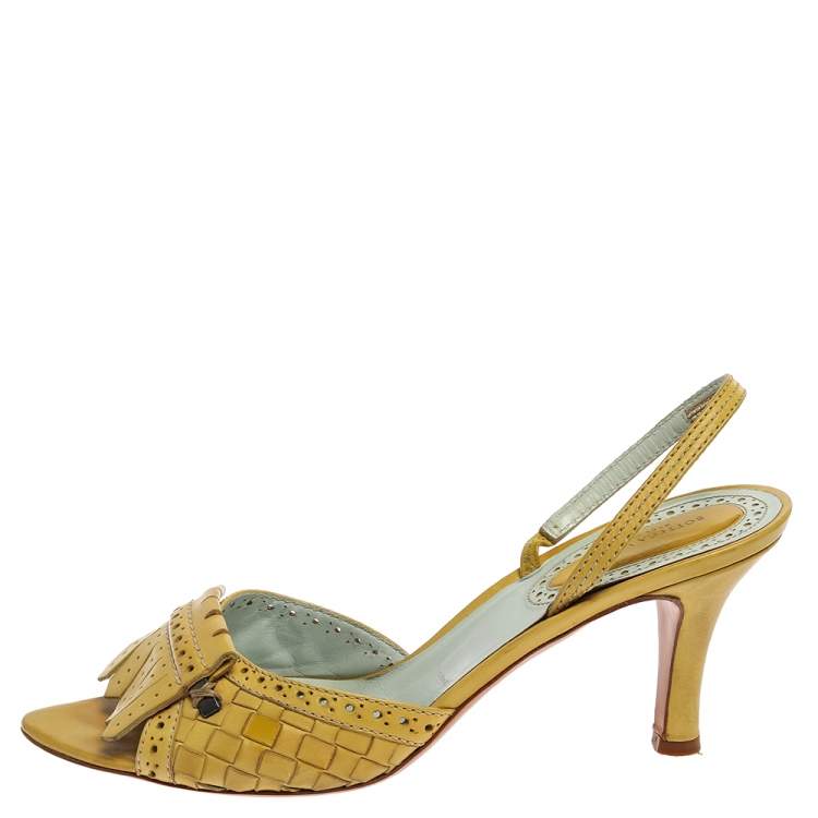 Pre Owned Bottega Veneta Yellow Intrecciato Leather Fringe Detail Open Toe Slingback Sandals Size 41