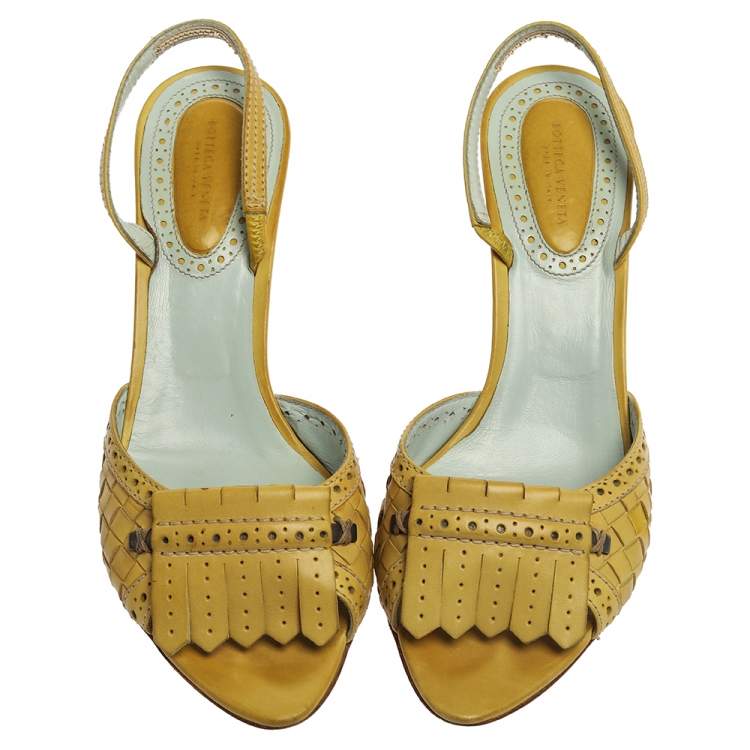 Pre Owned Bottega Veneta Yellow Intrecciato Leather Fringe Detail Open Toe Slingback Sandals Size 41