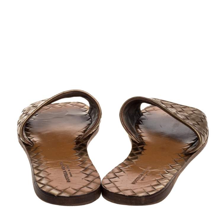 Pre Owned Bottega Veneta Bronze Metallic Intrecciato Leather Flat Slides Size 35