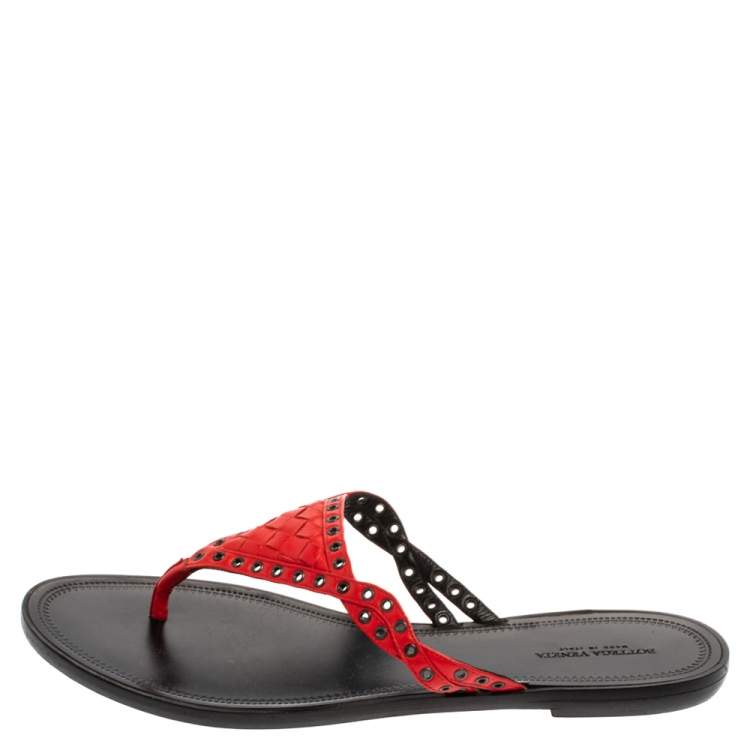 Pre Owned Bottega Veneta Red Intrecciato Leather Thong Flats Size 40