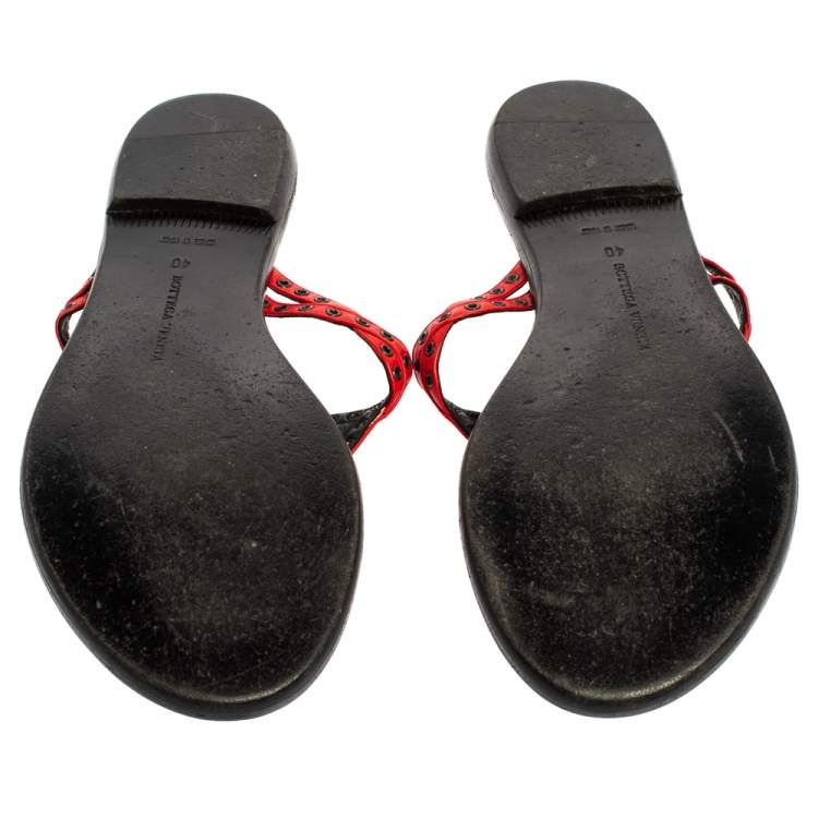 Pre Owned Bottega Veneta Red Intrecciato Leather Thong Flats Size 40