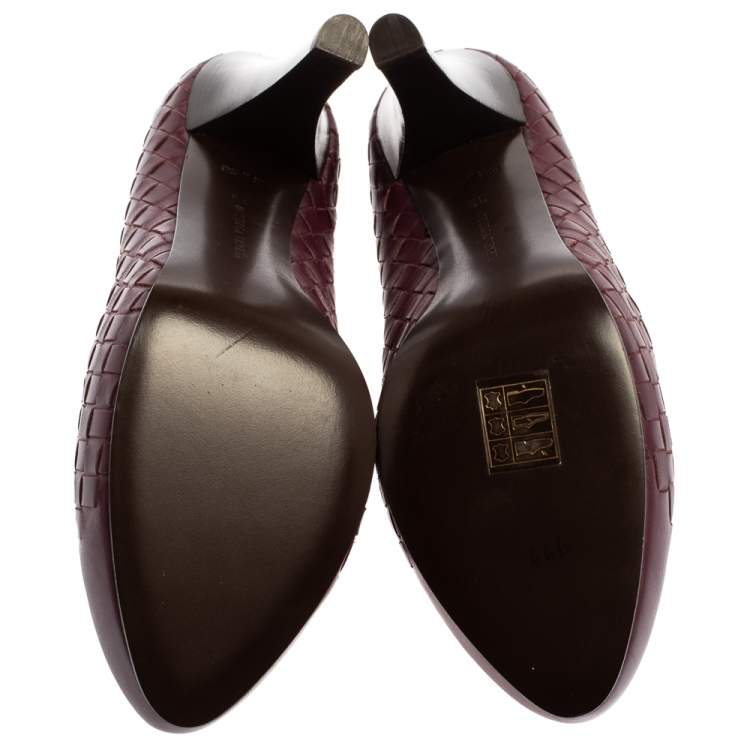 Pre Owned Bottega Veneta Burgundy Intrecciato Leather Platform Pumps Size 39