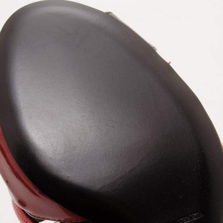 Pre Owned Bottega Veneta Patent Leather Cutout Wedges Size 38.5