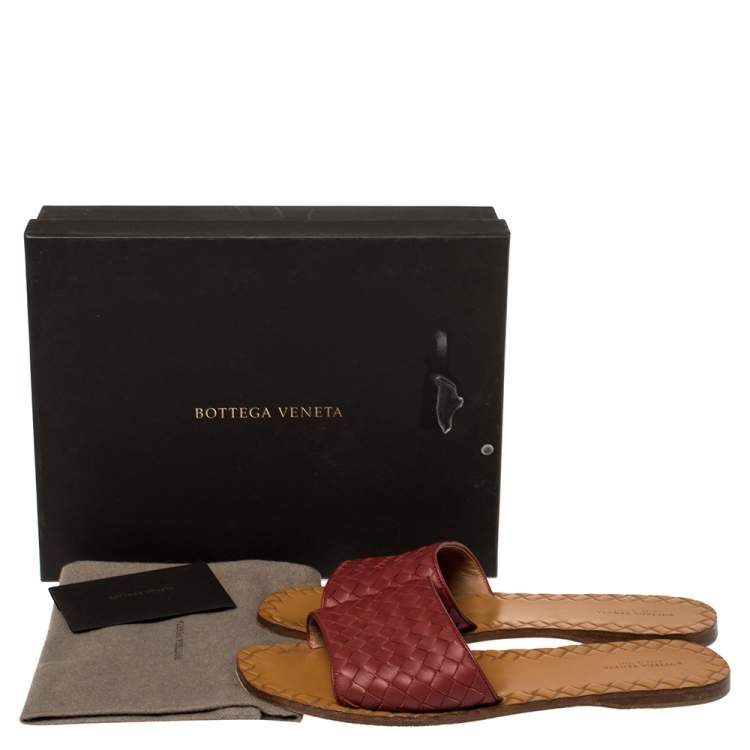 Pre Owned Bottega Veneta Burgundy Intrecciato Leather Flat Slides Size 40.5