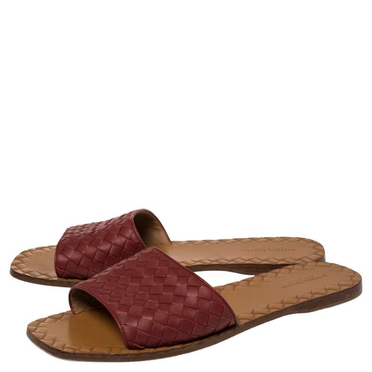 Pre Owned Bottega Veneta Burgundy Intrecciato Leather Flat Slides Size 40.5