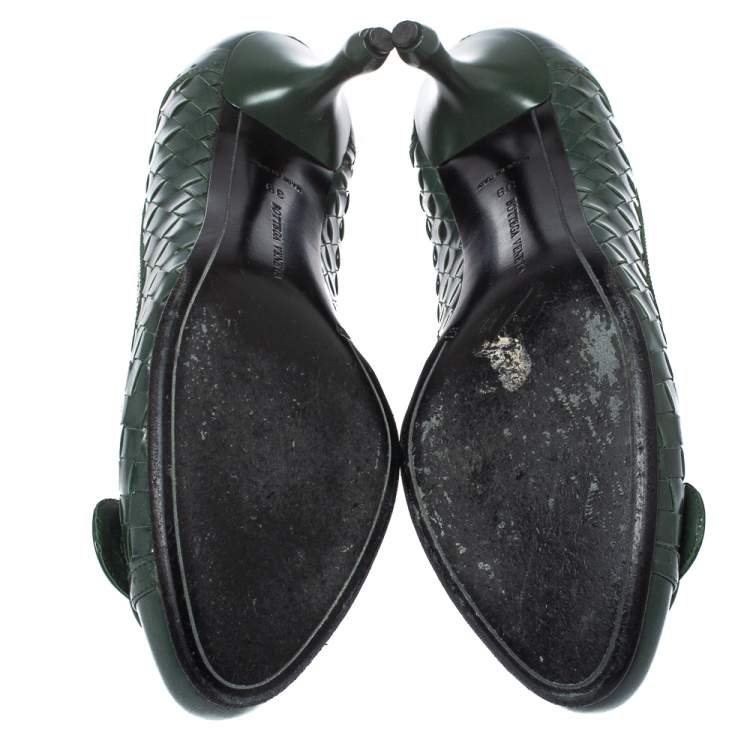 Pre Owned Bottega Veneta Intrecciato Green Leather Buckle Detail Pumps Size 39