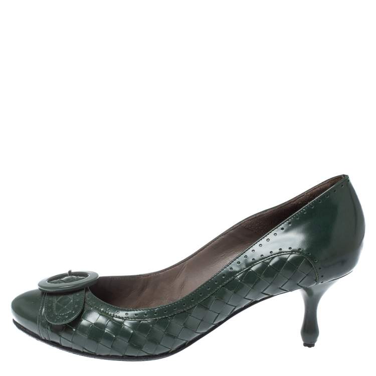 Pre Owned Bottega Veneta Intrecciato Green Leather Buckle Detail Pumps Size 39
