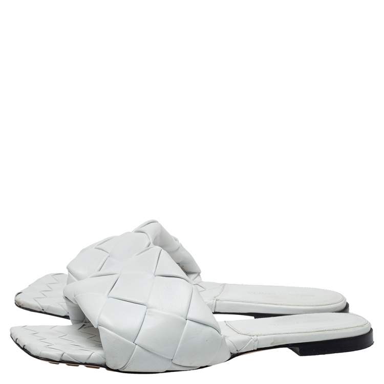 Pre Owned Bottega Veneta White Leather Lido Flat Slides Size 40