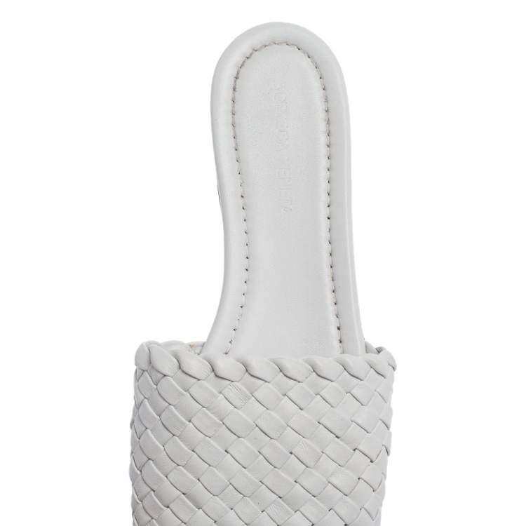 Pre Owned Bottega Veneta White Leather Slide Sandals Size 40.5