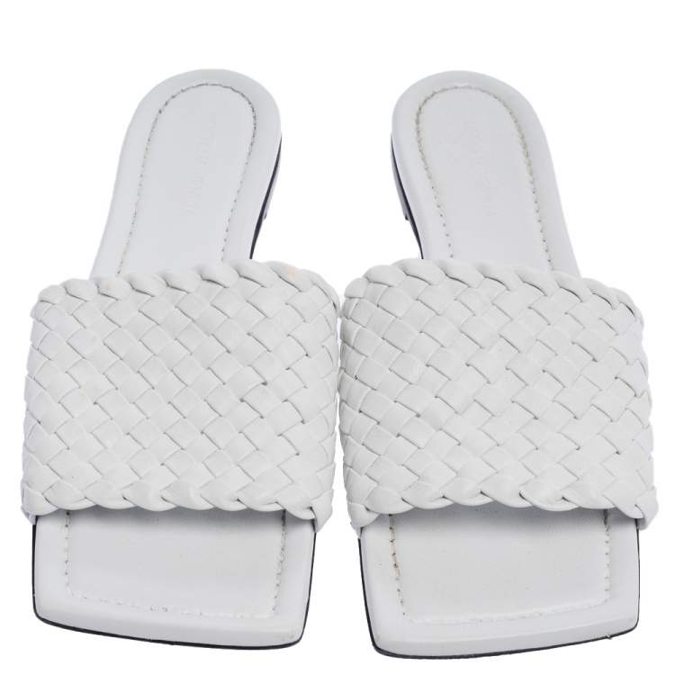 Pre Owned Bottega Veneta White Leather Slide Sandals Size 40.5