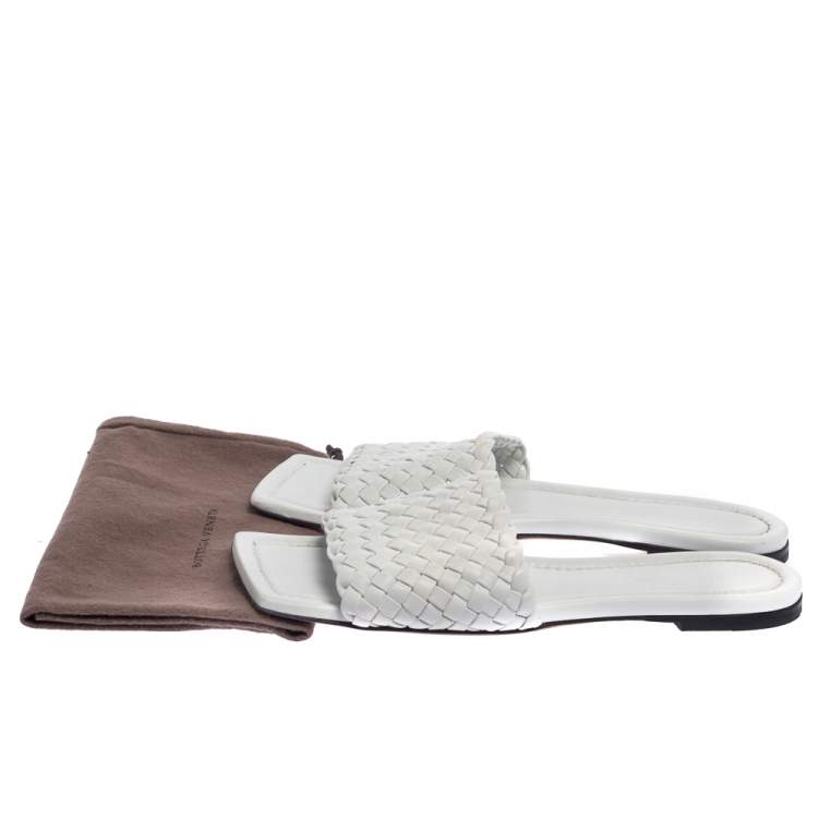 Pre Owned Bottega Veneta White Leather Slide Sandals Size 40.5