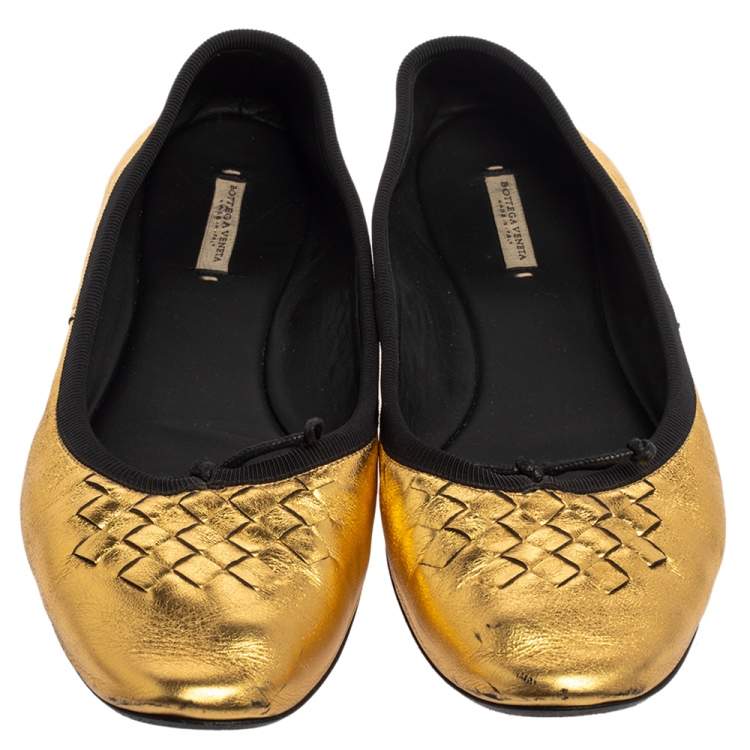 Pre Owned Bottega Veneta Gold Leather Ballet Flats Size 39