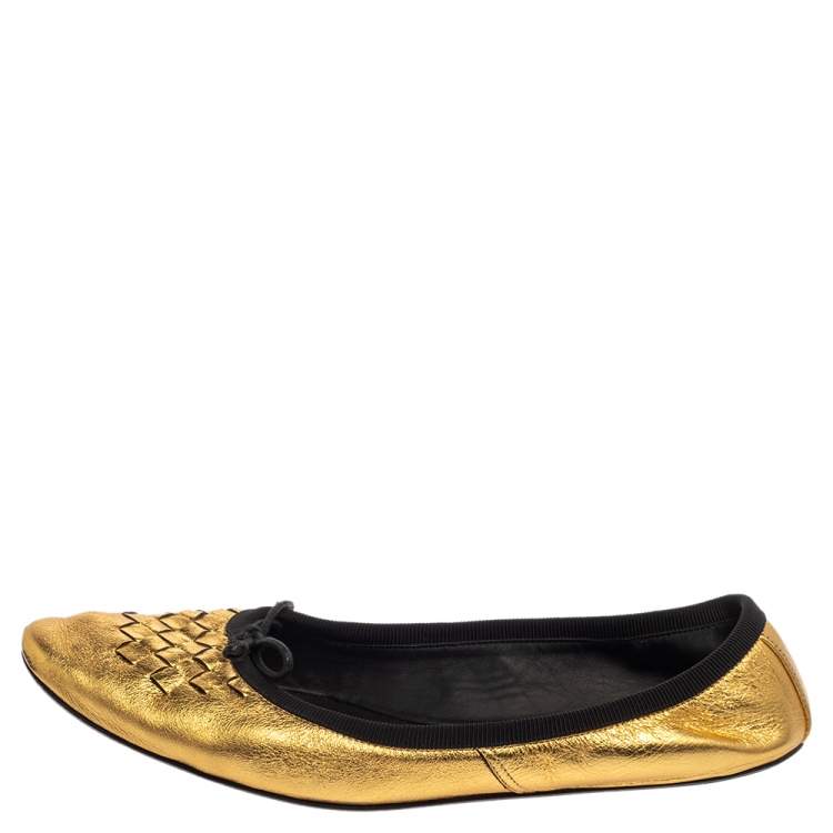Pre Owned Bottega Veneta Gold Leather Ballet Flats Size 39