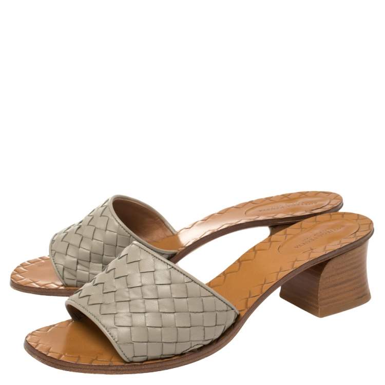 Pre Owned Bottega Veneta Grey Intrecciato Leather Ravello Slide Sandals Size 39.5