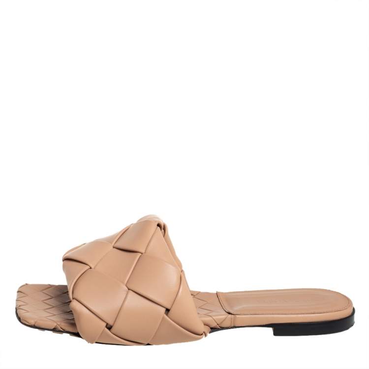 Pre Owned Bottega Veneta Beige Leather BV Lido Flat Sandals Size 40