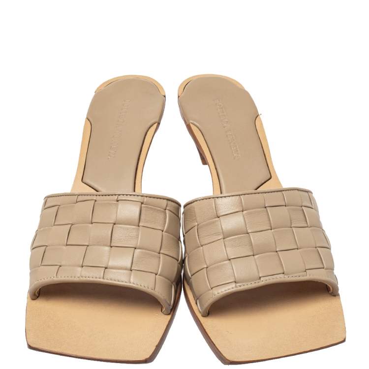 Pre Owned Bottega Veneta Beige Intrecciato Leather Square Toe Slide Sandals Size 39