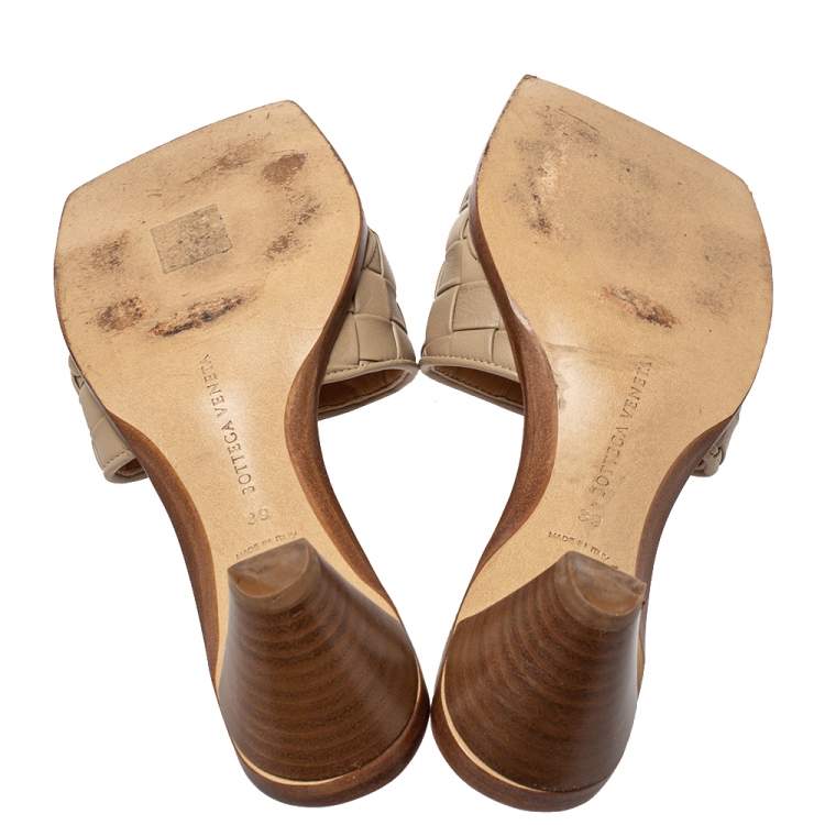 Pre Owned Bottega Veneta Beige Intrecciato Leather Square Toe Slide Sandals Size 39