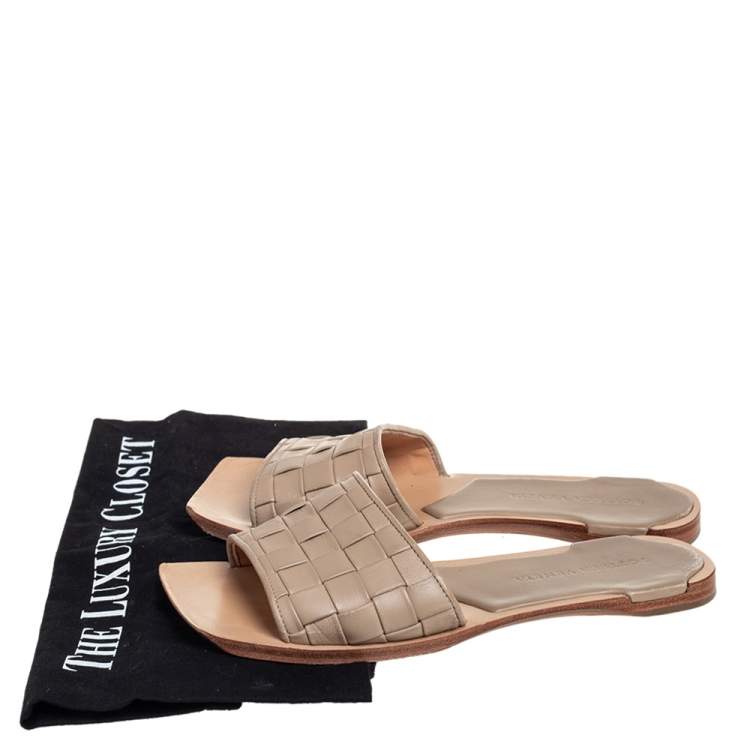 Pre Owned Bottega Veneta Beige Intrecciato Leather Slide Sandals Size 35