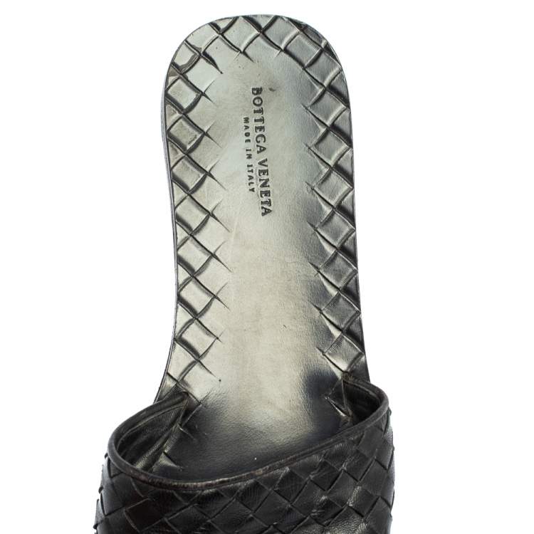 Pre Owned Bottega Veneta Black  Intrecciato Leather Flat Sandals Size 38