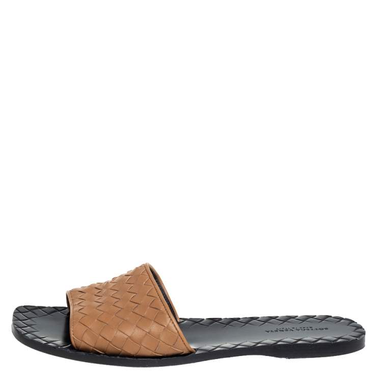 Pre Owned Bottega Veneta Brown Intrecciato Leather Flat slides Size 37.5