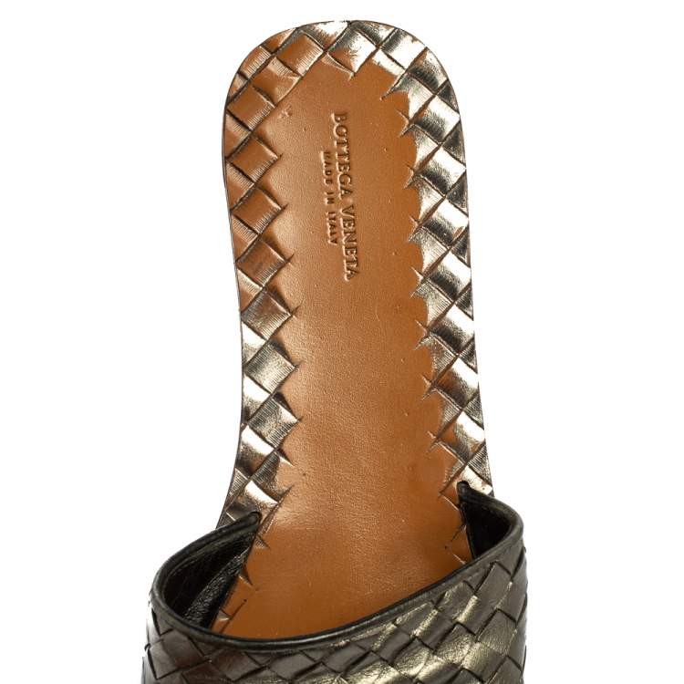 Pre Owned Bottega Veneta Metallic Grey Intrecciato Leather Flat Sandals Size 38