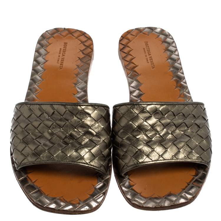 Pre Owned Bottega Veneta Metallic Grey Intrecciato Leather Flat Sandals Size 38