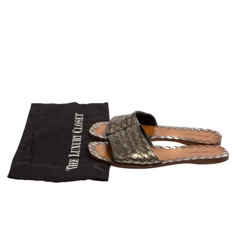 Pre Owned Bottega Veneta Metallic Grey Intrecciato Leather Flat Sandals Size 38