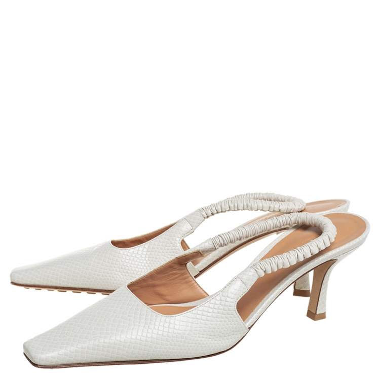 مملوكة مسبقًا Bottega Veneta White Textured Leather Slingback Pumps Size 39