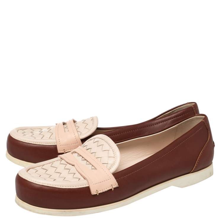 مملوكة مسبقًا Bottega Veneta Pink/Red Leather Intrecciato Detail Penny Loafer Size 39