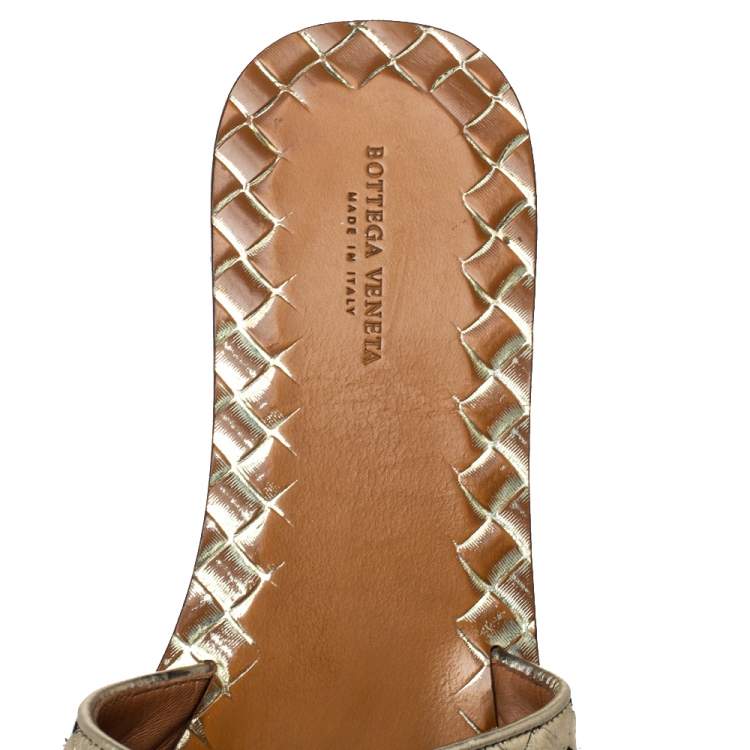 Pre Owned Bottega Veneta Gold Intrecciato Leather Slide Flats Size 38