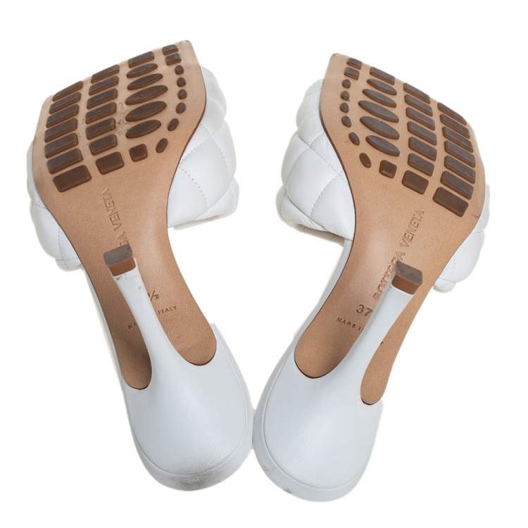 Pre Owned Bottega Veneta White Padded Leather Sandals Size 37.5