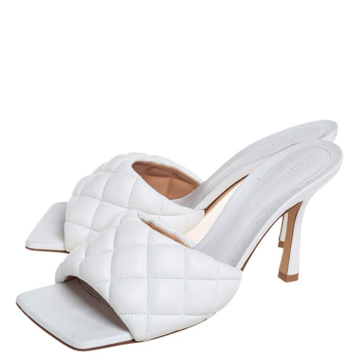 Pre Owned Bottega Veneta White Padded Leather Sandals Size 37.5