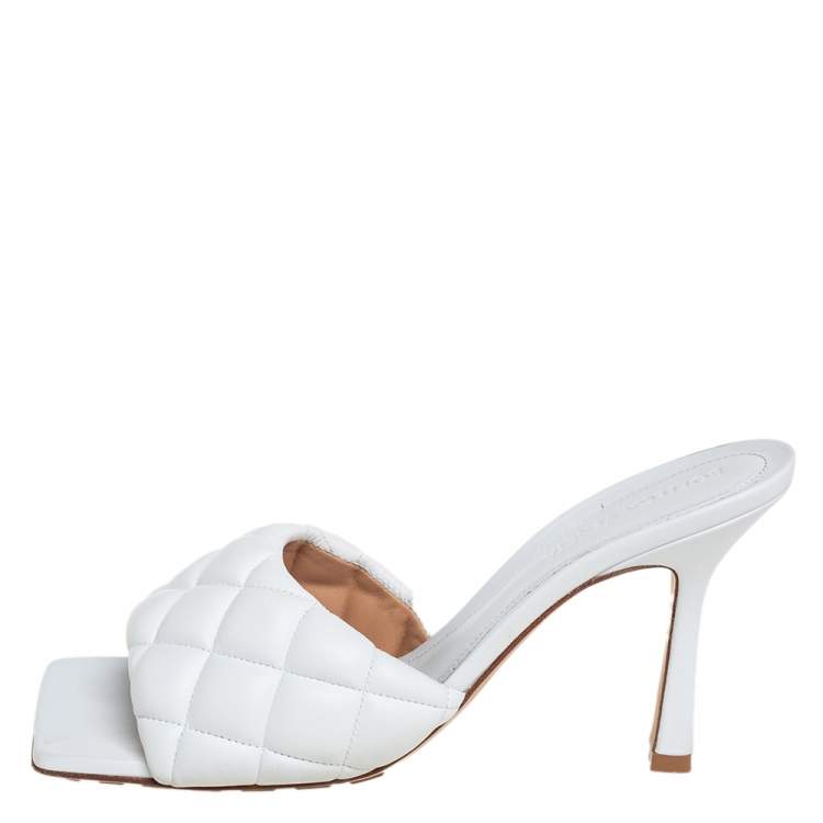 Pre Owned Bottega Veneta White Padded Leather Sandals Size 37.5