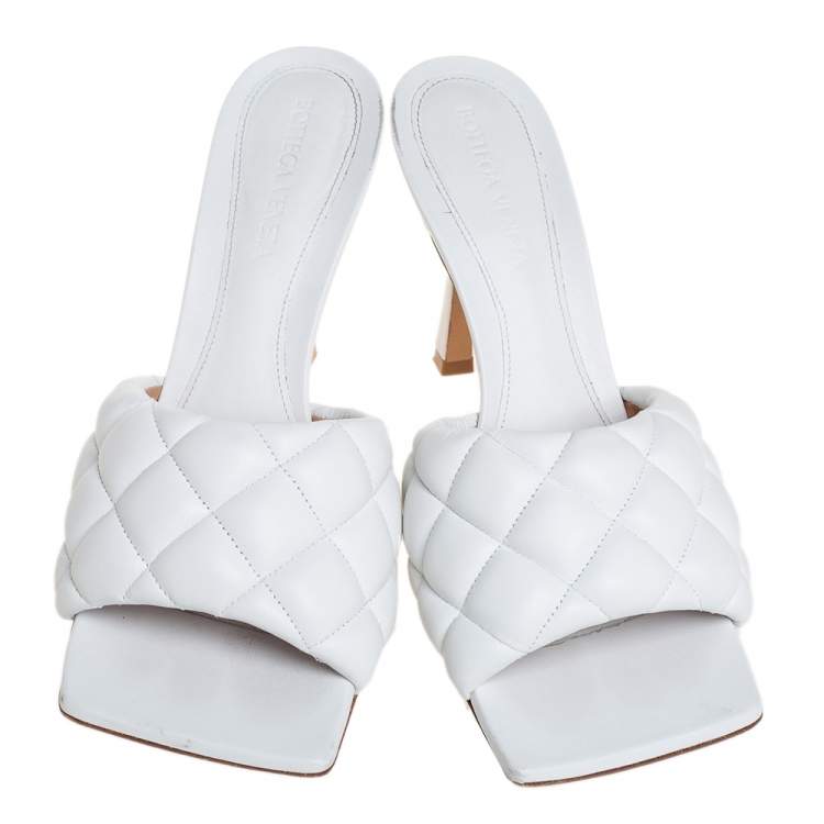 Pre Owned Bottega Veneta White Padded Leather Sandals Size 37.5