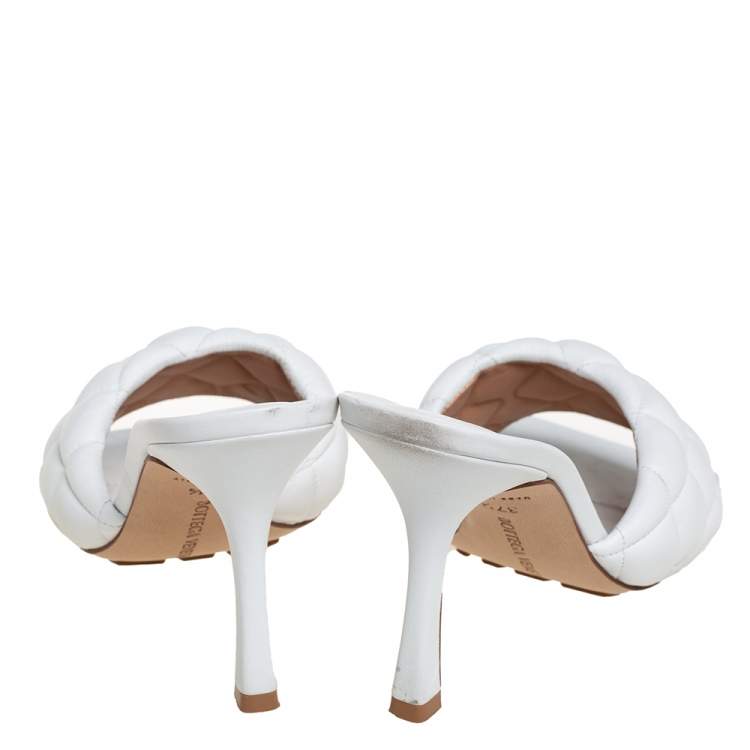 Pre Owned Bottega Veneta White Padded Leather Sandals Size 37.5