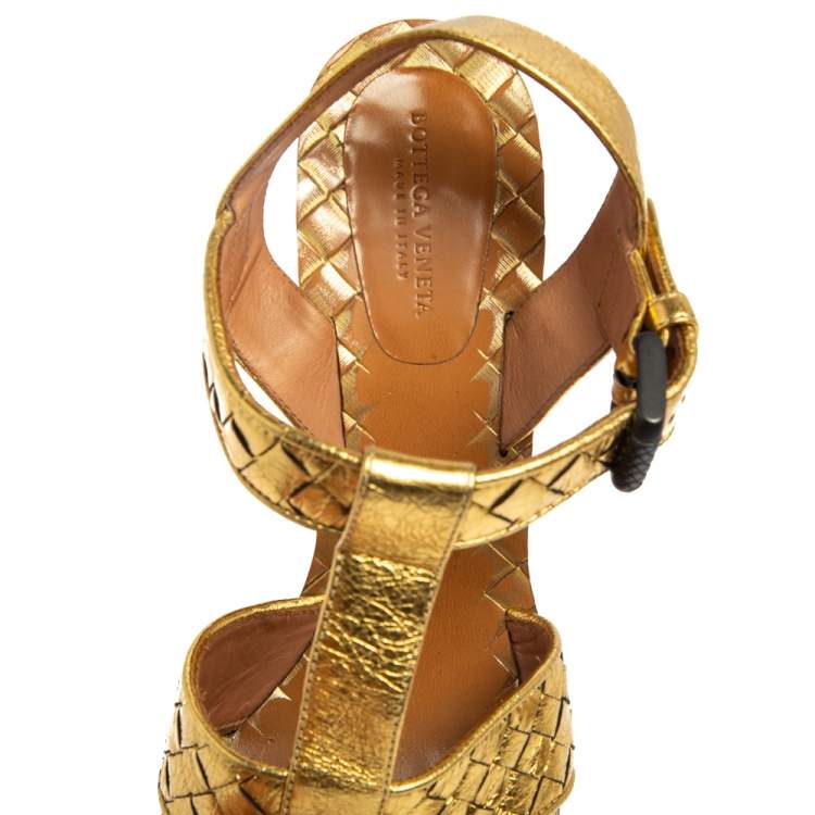 Pre Owned Bottega Veneta Metallic Gold Intrecciato Leather T Strap Sandals Size 39