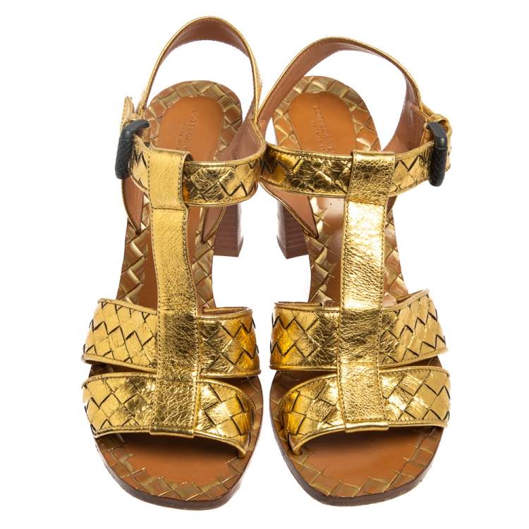 Pre Owned Bottega Veneta Metallic Gold Intrecciato Leather T Strap Sandals Size 39
