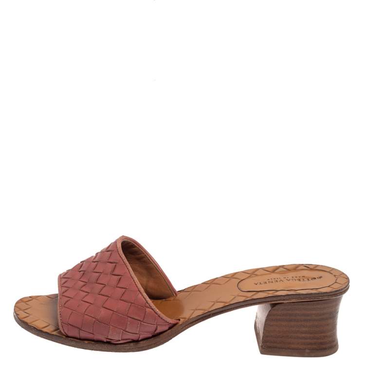 Pre Owned Bottega Veneta Pink Intrecciato Leather Slide Sandals Size 35