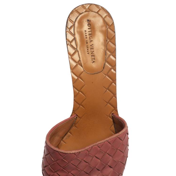 Pre Owned Bottega Veneta Pink Intrecciato Leather Slide Sandals Size 35