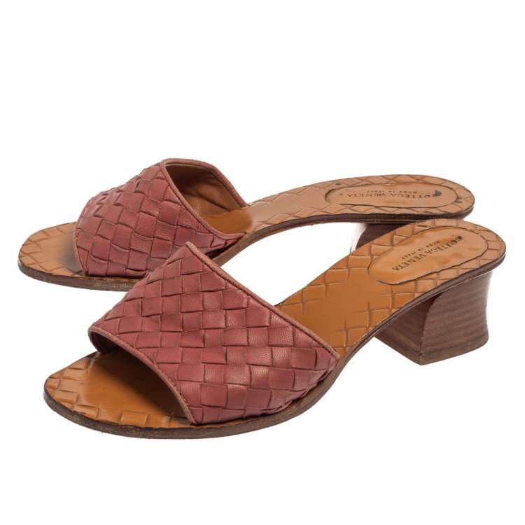 Pre Owned Bottega Veneta Pink Intrecciato Leather Slide Sandals Size 35