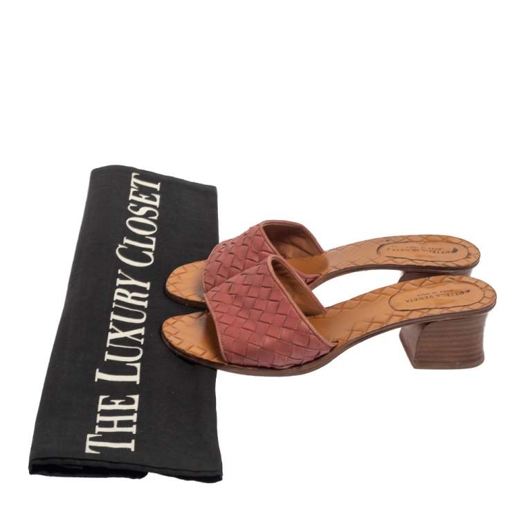 Pre Owned Bottega Veneta Pink Intrecciato Leather Slide Sandals Size 35