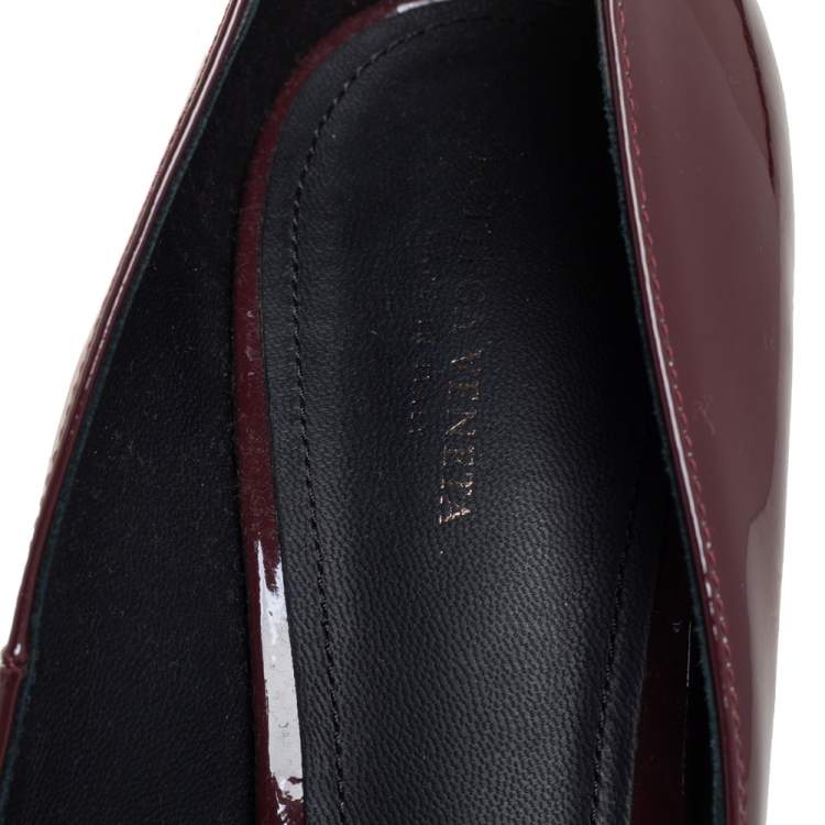 Pre Owned Bottega Veneta Burgundy Patent Leather Intrecciato Detail Block Heel Pumps Size 39