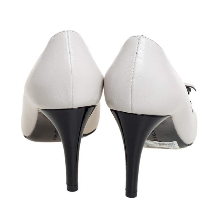 Pre Owned Bottega Veneta Tricolor Patent Leather And Leather Intrecciato Bow Pumps Size 38