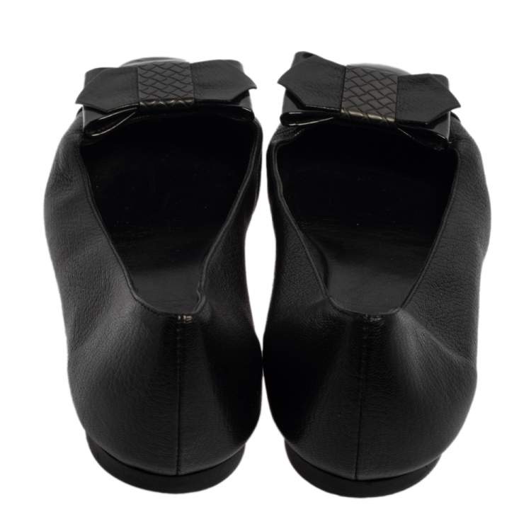 Pre Owned Bottega Veneta Black Leather  And Patent Bow Ballet Flats Size 39