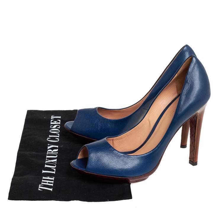 Pre Owned Bottega Veneta Blue Leather  Peep Toe Pumps Size 38