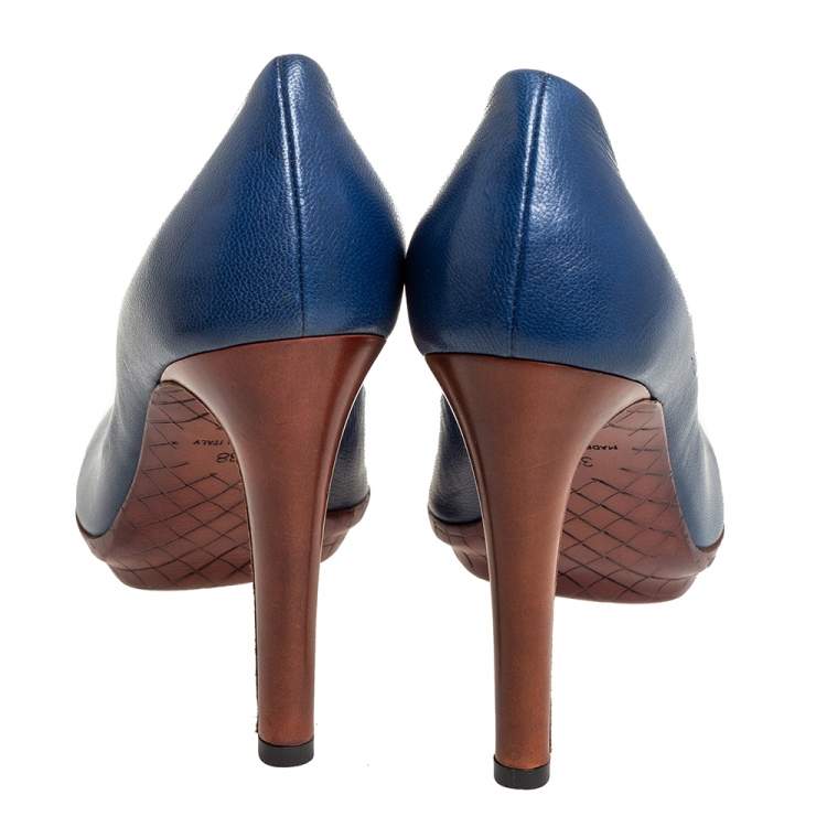 Pre Owned Bottega Veneta Blue Leather  Peep Toe Pumps Size 38