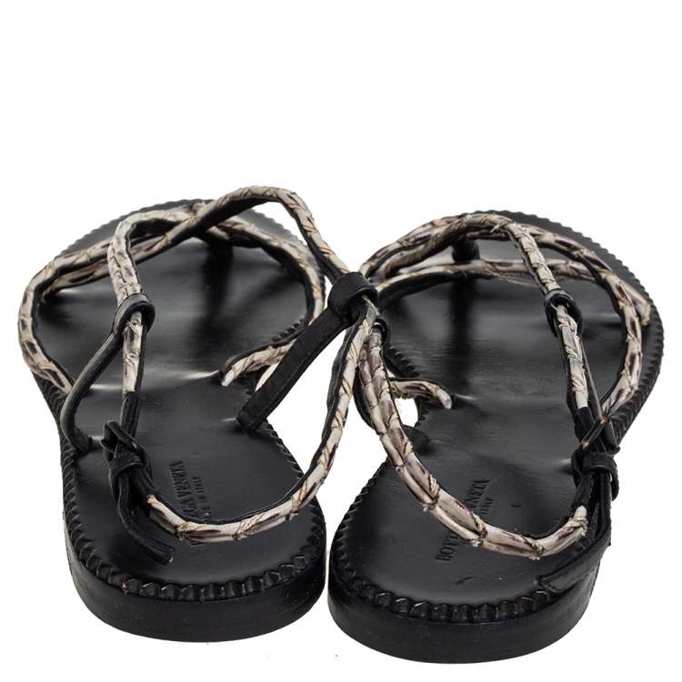 Pre Owned Bottega Veneta White/Black Leather Strappy Thong Sandals Size 41