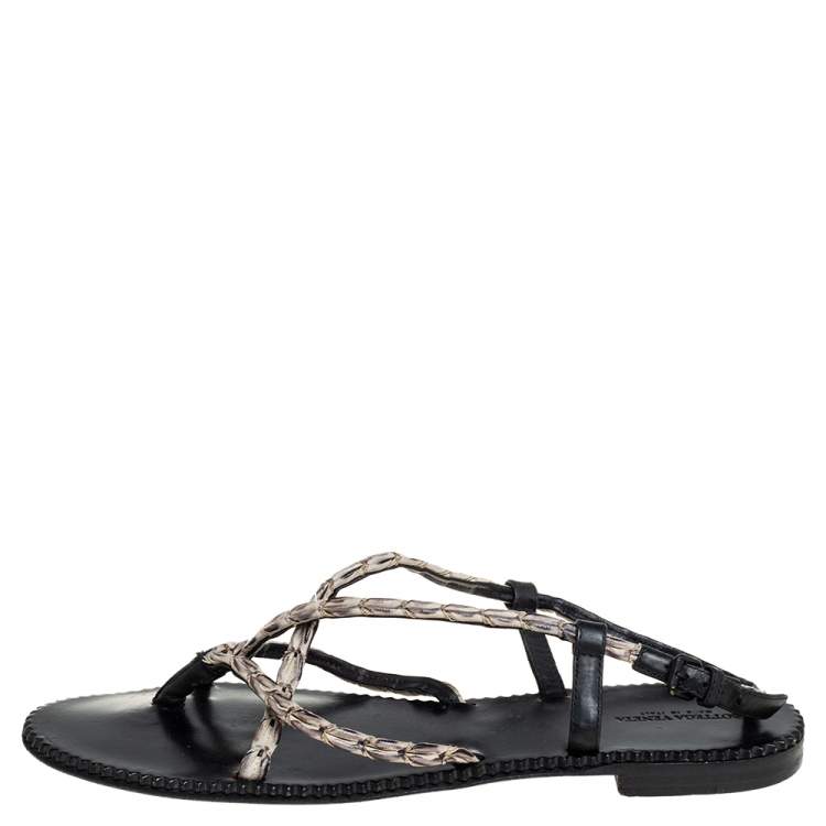 Pre Owned Bottega Veneta White/Black Leather Strappy Thong Sandals Size 41