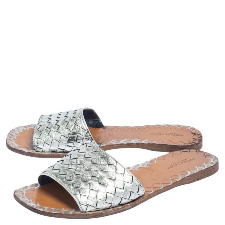 Pre Owned Bottega Veneta Silver Intrecciato Leather Slide Flats Size 39
